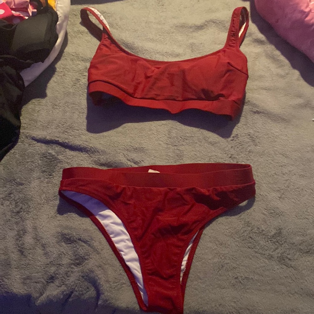 Bikini, red, thick waistband.